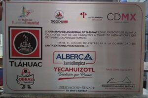 Placas en bajo relieve