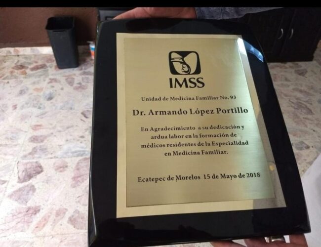 Reconocimiento en base Negra y Placa de Latón